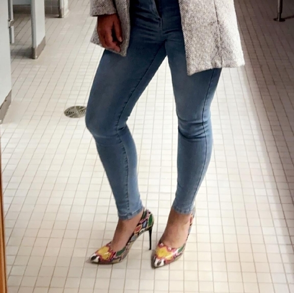 Multicolored snakeskin print pump - Picture 2 of 2